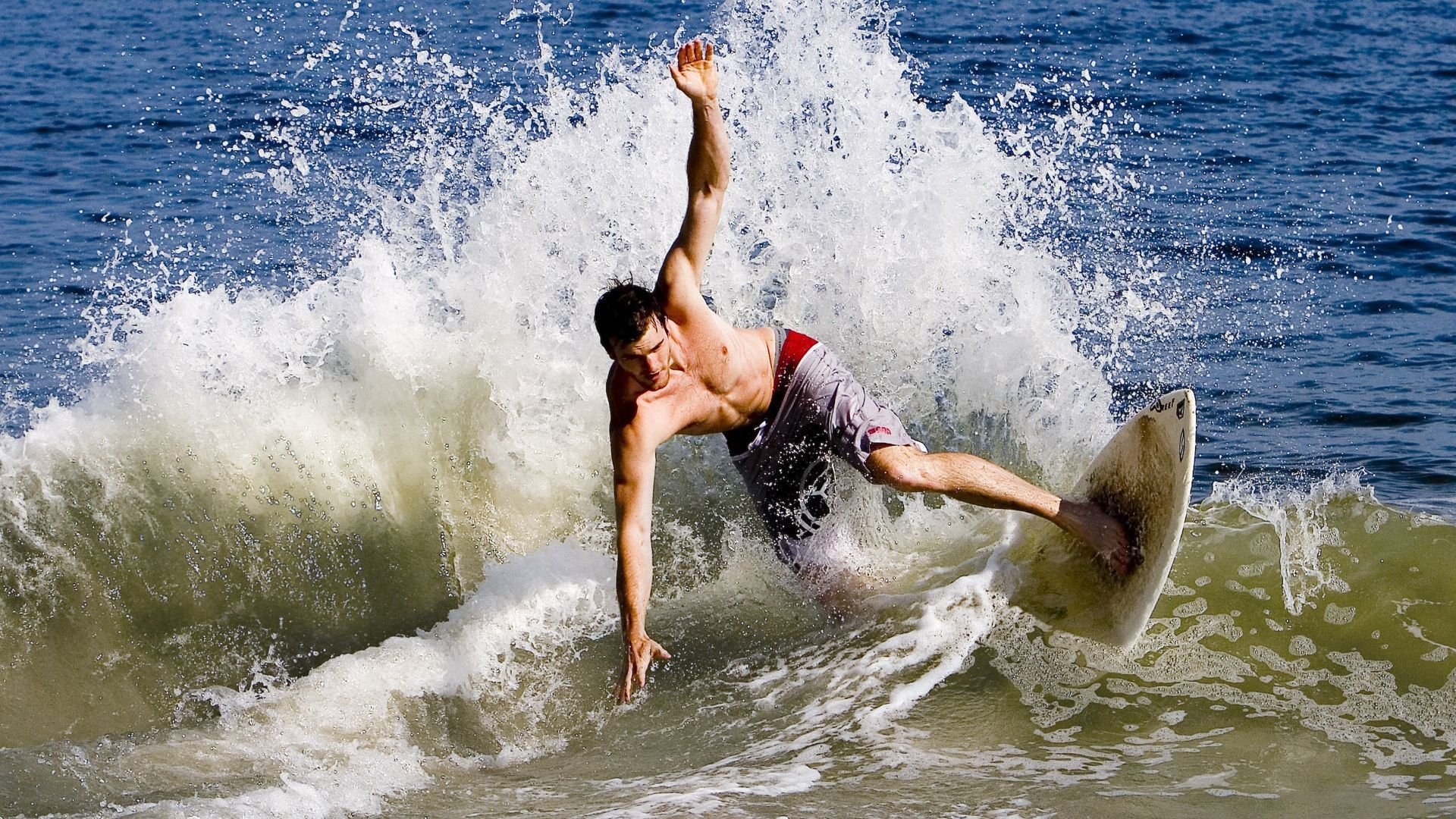 《《英雄联盟》新版本上线，优化战场平衡性》，英雄联盟新版本不平衡